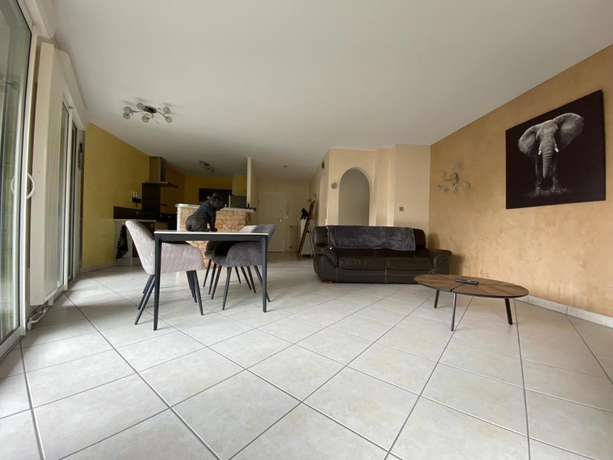Decouvrez Le Charme Au Coeur De Gap Apartment Exterior photo